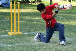 gully-cricket-indian-kid-cricketer