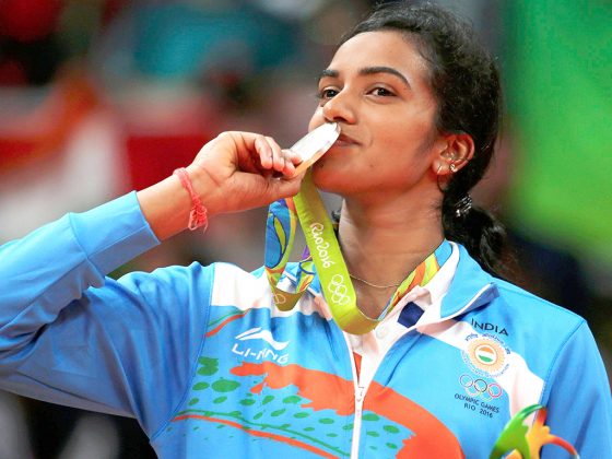 pv sindhu with the olympics silver medal