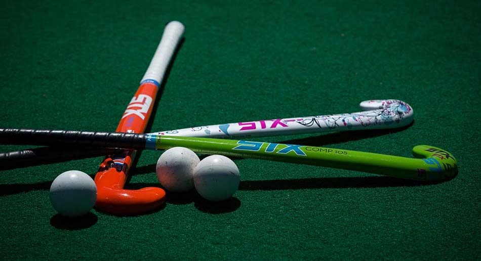 8 Hockey Sticks for Beginners to Choose From Playo