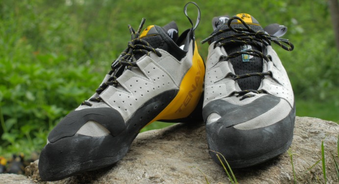 How To Pick The Right Climbing Shoes For A Trek?