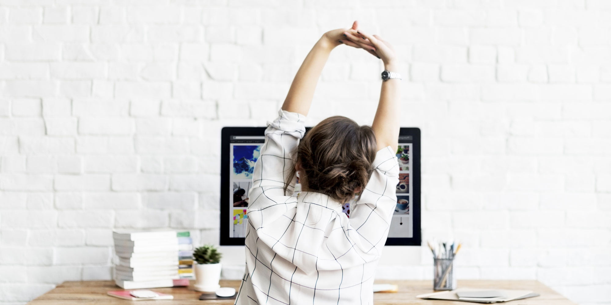 Here Are The 5 Stretches That You Can Do At Work – Playo