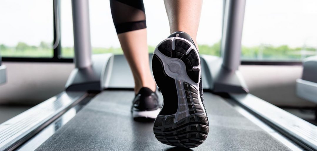 treadmill running barefoot