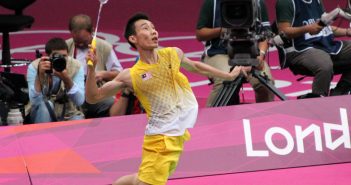 Badminton: 5 Essential Tips To Increase Forehand Power For Smash Badminton smash