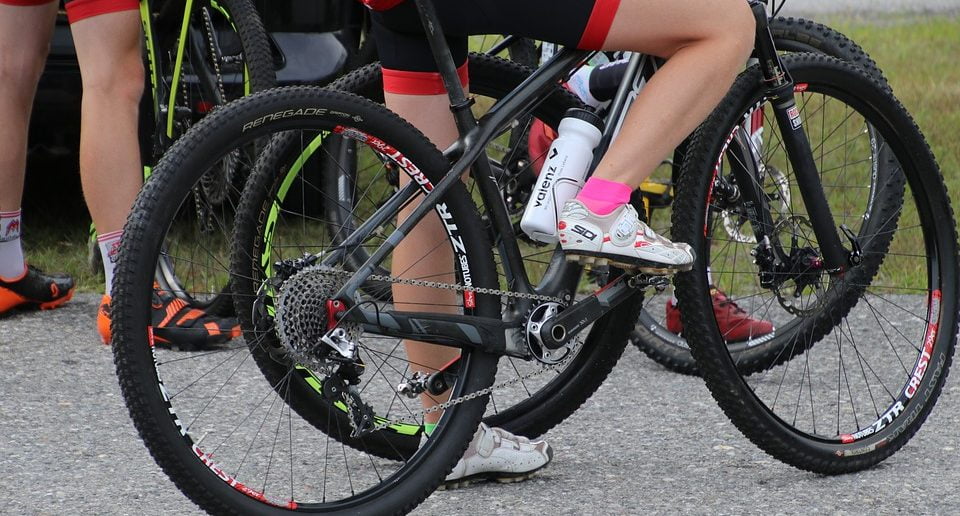 Knees Feel Hot After A Cycling Session Playo